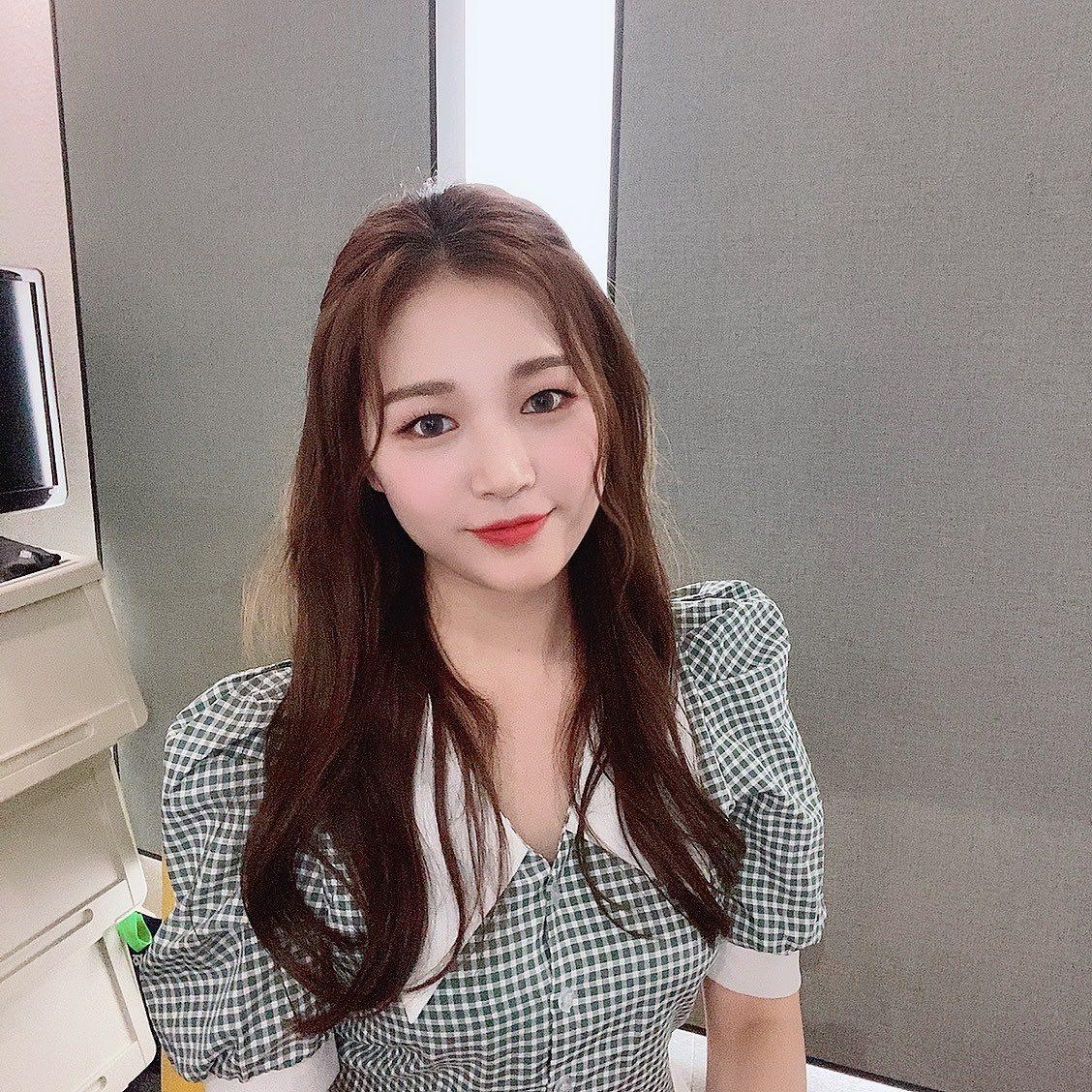 HyerimPH's tweet photo. HyeRim will be live later on Youtube at 9pm kst! You ready for Your World Live version? 😎

#kimhyerim #hyerim #김혜림 #kpopstar #YourWorld #girlsplanet999 #kpop #solo #debut https://t.co/sHPUE0h1S3