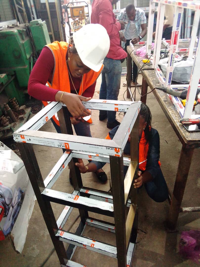 StrongLadies1's tweet photo. Découvrez aujourd'hui Roldie KATAMBUA, incubée 4è Ed. Strong Ladies.
Son idée d'affaires c'est de la menuiserie aluminium dont notamment la fabrication des portes et fenêtres, des étagères, des gardes-fou.

Les zèles qui fait pousser des Z'elles. @TshikuyaKayembe @JKanyoni https://t.co/tyRRTIk48h