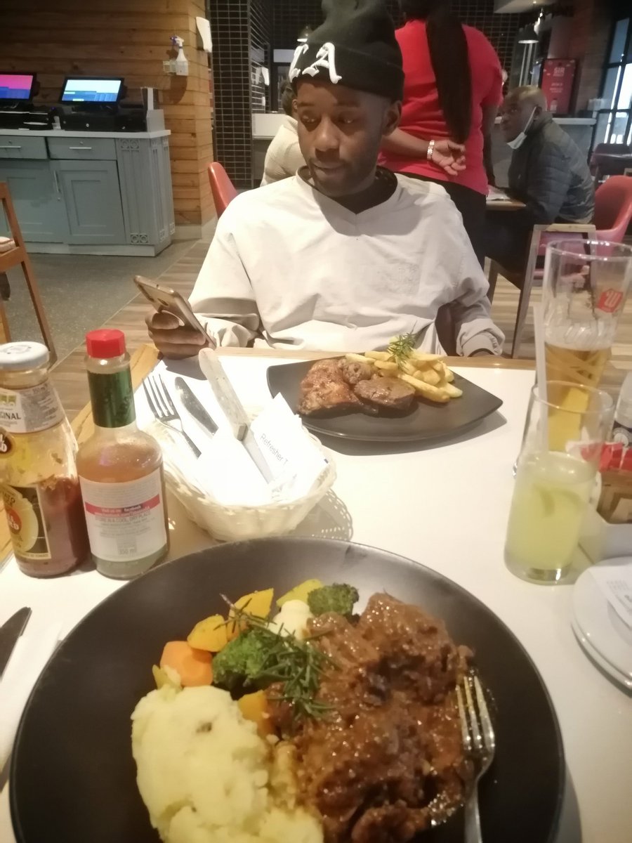 Smollicious1's tweet photo. #SiblingOuting
#BdayCelebration continued
#TaurusSeason
Ubhuti wami ungikhiphile ladies he is still available🤣🤣🤣 https://t.co/SqHelXli3D