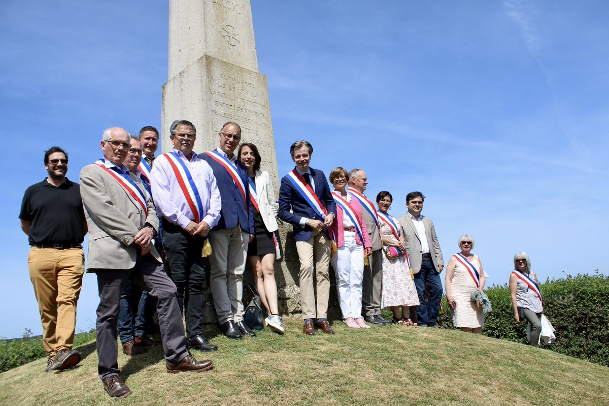GLarrive's tweet photo. À #Fontenoy ce matin, le rendez-vous de l’amitié, pour aujourd’hui et pour demain ! Nous sommes une belle équipe 🇫🇷🇪🇺. On continue ensemble ! #DirectTerrain https://t.co/QjgN2WTBL1