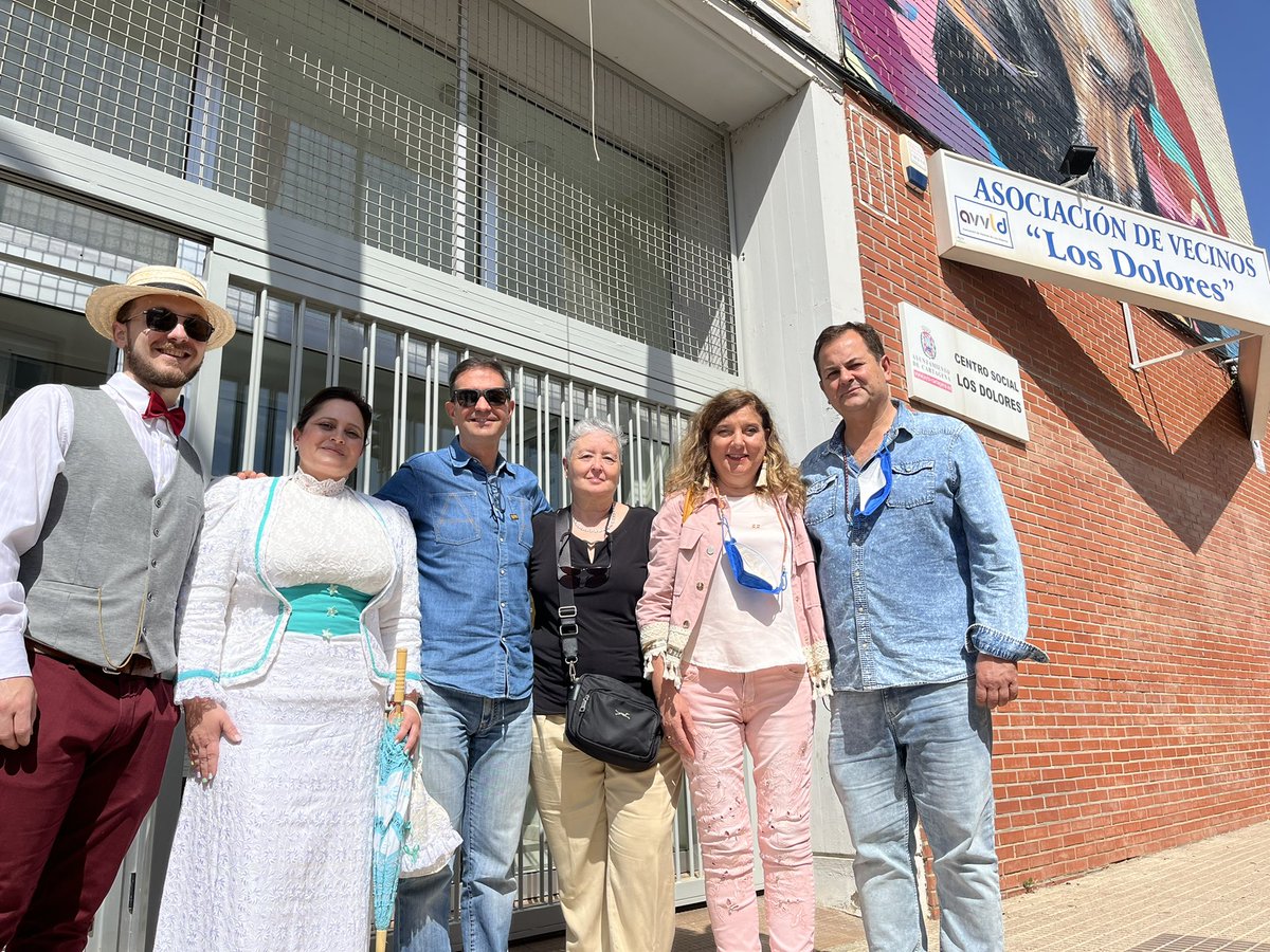 MCCartagena_ct's tweet photo. 😊 Hoy, @mjsoler_ct acompañada de nuestros vocales de #LosDolores @rafarodrict89, @acristina_mc, @Floremar8 y Antonio Valverde, ha disfrutado de un magnífico paseo con los Modernistas de Levante.

📍El encuentro ha tenido lugar en la Casa Víctor Beltri.

#SemanaCulturalLosDolores https://t.co/OjMFj2oAsI