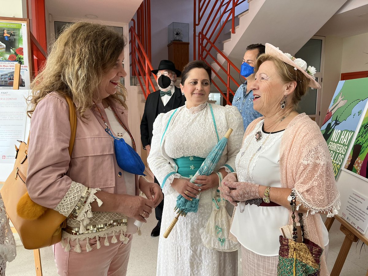 MCCartagena_ct's tweet photo. 😊 Hoy, @mjsoler_ct acompañada de nuestros vocales de #LosDolores @rafarodrict89, @acristina_mc, @Floremar8 y Antonio Valverde, ha disfrutado de un magnífico paseo con los Modernistas de Levante.

📍El encuentro ha tenido lugar en la Casa Víctor Beltri.

#SemanaCulturalLosDolores https://t.co/OjMFj2oAsI