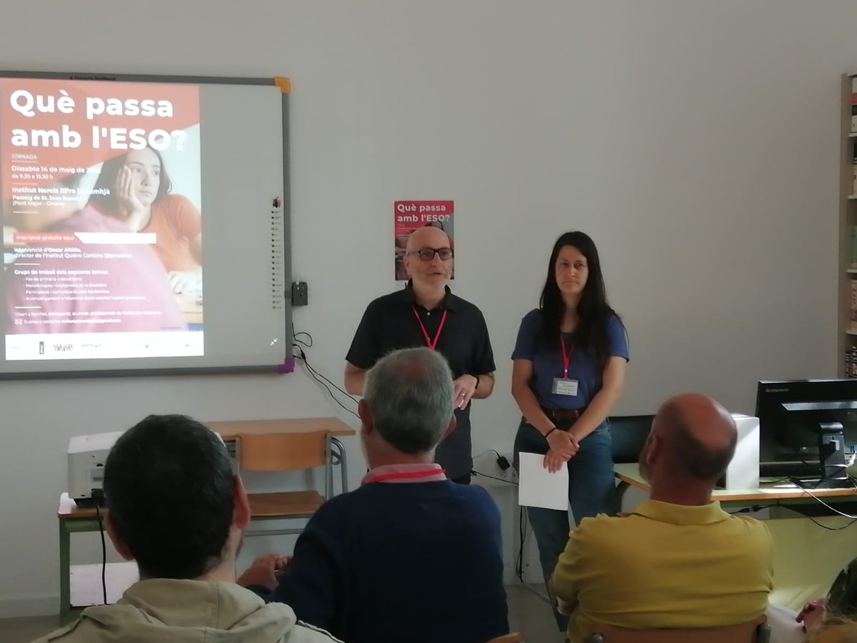 FundacioSERGI's tweet photo. Què passa amb l'#ESO? Gran jornada de debat i reflexió de l’#educaciósecundària avui a l'@InsXifra.
Iniciem amb la interessant intervenció del director de l’institut de Quatre Cantons de Barcelona, Oscar Altide.

Segueix el fil 👇🏾👇🏾 https://t.co/iStjV8xQ20