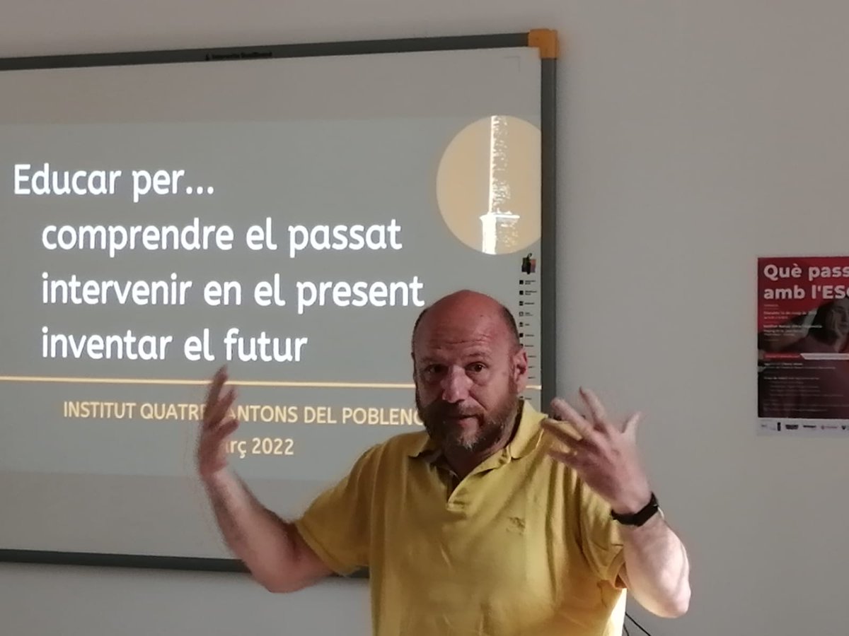 FundacioSERGI's tweet photo. Què passa amb l'#ESO? Gran jornada de debat i reflexió de l’#educaciósecundària avui a l'@InsXifra.
Iniciem amb la interessant intervenció del director de l’institut de Quatre Cantons de Barcelona, Oscar Altide.

Segueix el fil 👇🏾👇🏾 https://t.co/iStjV8xQ20