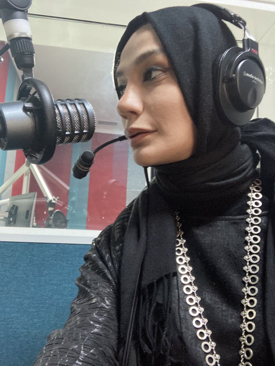 Can kardeşlerime “ Seni yazdım kalbime “ adlı eseri armağan edip çıkıyorum😎😊