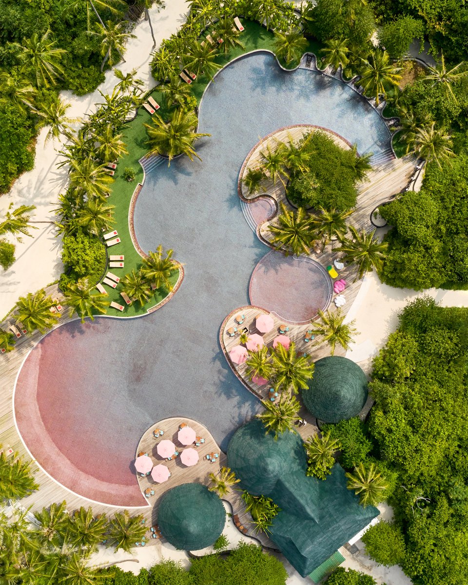 Jungali is the perfect bar for those who love to be surrounded by nature… and for those who love pool parties! 🍃🕺

#siyamworld #sunsiyamresorts #worldofpossibilities #byebyeboredom #helloendlessescapades #maldives #naturallynoonu #beachresort #allinclusive