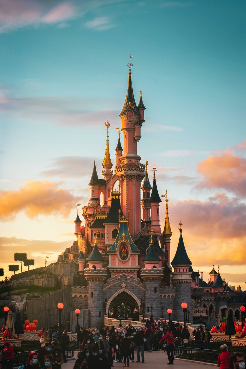 How @DisneylandParis is a 30-year-long conversation between #France & #America. Have you ever been to #Disneyland Paris? What's your favorite ride? @DisneyLiveCams @DLPHelp @DlpStats @travelttmagic @TheSunTravel @tadvisorsguild @ittn_ie @WityTravels jetsettimes.com/countries/fran…