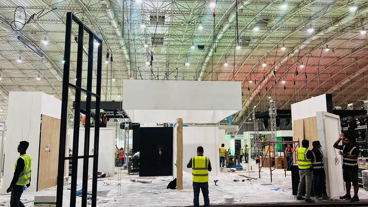 StandMakerDubai's tweet photo. We are back in Saudi Arabia🇸🇦

Buildup started, stay with us to see the final results.

https://t.co/RxjW4X0u2o  

#ExhibitionStand #exhibitiondesign #standmakerdubai #Worldwide https://t.co/jzIVkBLwsV