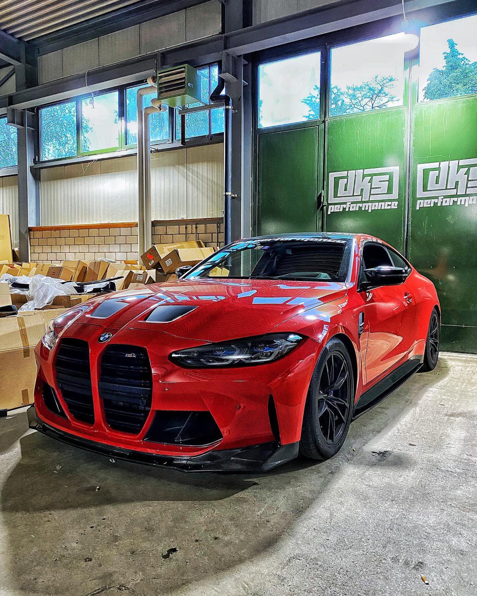 Car Pxrn tweet media