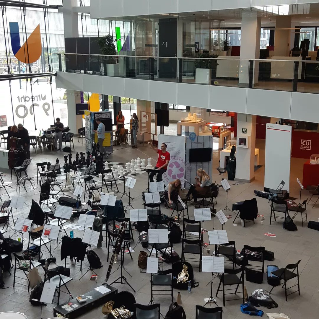 Toffe locatie voor een zaterdagmiddag repetitie! Het Utrechtse stadskantoor, met ook het  #Utrechtsstudentenorkest #stadsoperatrijn #opera #utrecht