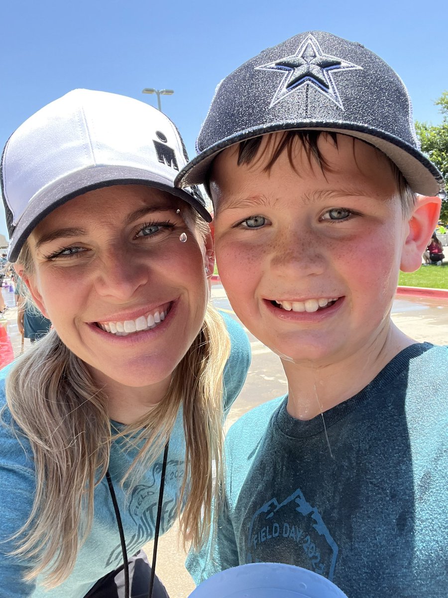 lindseyamcguire's tweet photo. Field Day was amazing and I know we “left it all on the court” yesterday! The day would not have run so smoothly without the amazing spreadsheets you create @coach_moffatt!! The best part of the day was all the smiles from our students @LightFarmsElem! https://t.co/RJR9uUdFM2