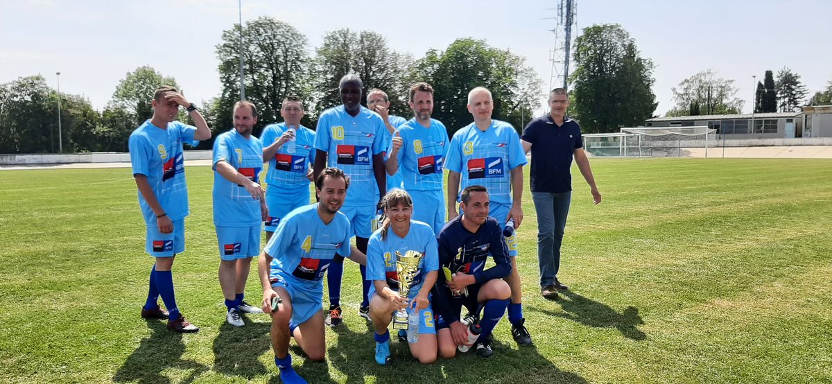 SaintesDe's tweet photo. Sous un vrai soleil ,les équipes mixtes du FC Palais de Justice ( dont c'était la première) et du commissariat de Saintes ont joué dans un bon esprit, la bonne humeur et pour la bonne cause.
L'équipe du commissariat l'a emporté 8 à 4.
Bravo à tous.
@Conf_Batonniers
@cnb https://t.co/XhIK8BTmx1
