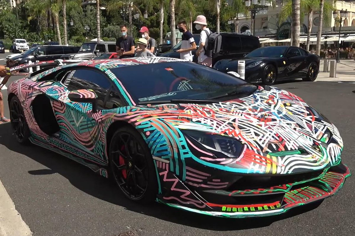 One more fact about Qandeel 👀 
Once he hand-painted his 600.000€ Lamborghini Aventador SVJ in front of the Hotel de Paris in Monaco, and even the elements of the interior, as well as the dashboard.
#QxQandeel #NFTartists #modernart #murales