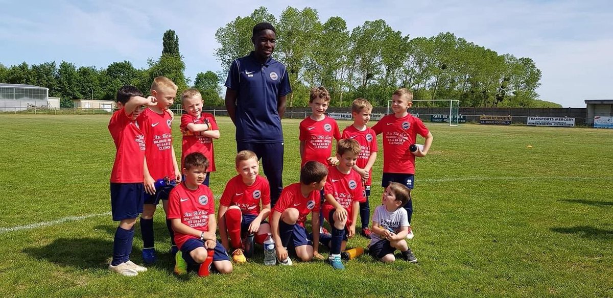 FCLC_'s tweet image. 🔴🔵⚽ 𝗨𝟴 - 𝗣𝗵𝗼𝘁𝗼𝘀 𝗱𝘂 𝗷𝗼𝘂𝗿 📸

Plateau à Bresles ce matin pour nos U8. Merci aux parents accompagnateurs 👍
