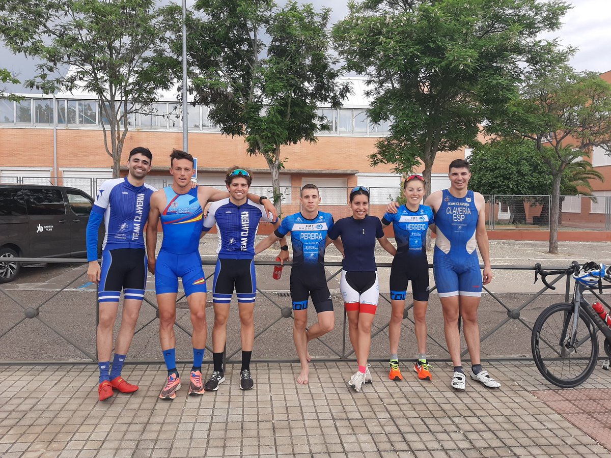 Día de Multitransiciones 🏊‍♀️🏊‍♂️🚴‍♂️🚴‍♀️🏃‍♂️🏃‍♀️⛏⚒
#FetriRoquetas 🔜🔜
#TEAMCLAVERÍA