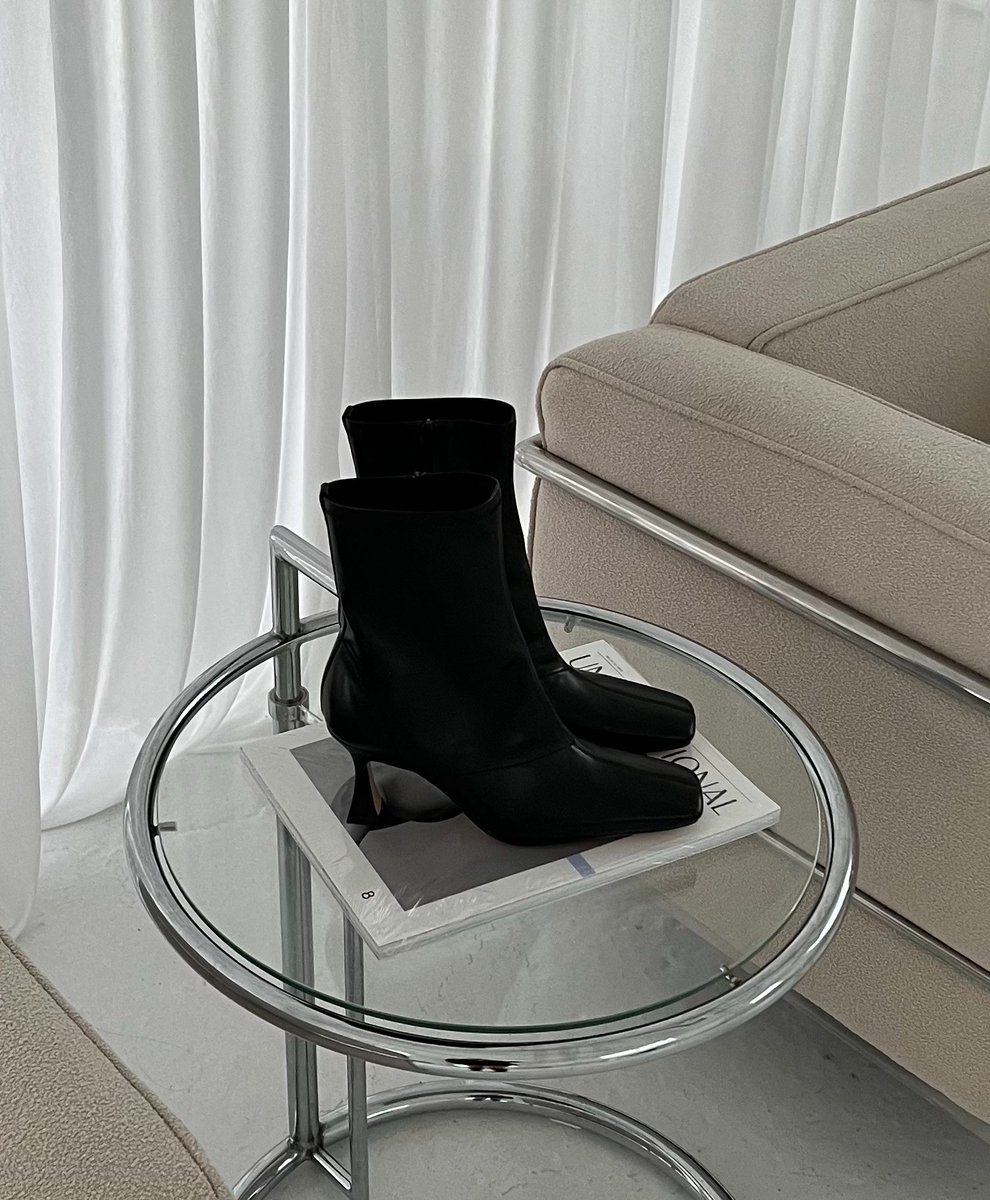 #FomoBoot sitting cute, waiting for you. Limited availability, secure yourself a pair Online or in selected boutiques. #TonyBianco
