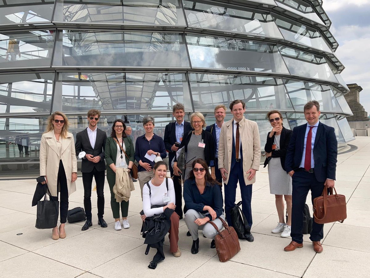 Wie informieren sich Parlamentarier am besten über wichtige EU-Themen, um zu einem guten Verständnis und einer Entscheidungsfindung zu gelangen? Eine Gruppe von EU Beratern des NL Parlaments tauschte sich gestern gemeinsam mit Kollegen aus dem Bundestag über ihre Erfahrungen aus.