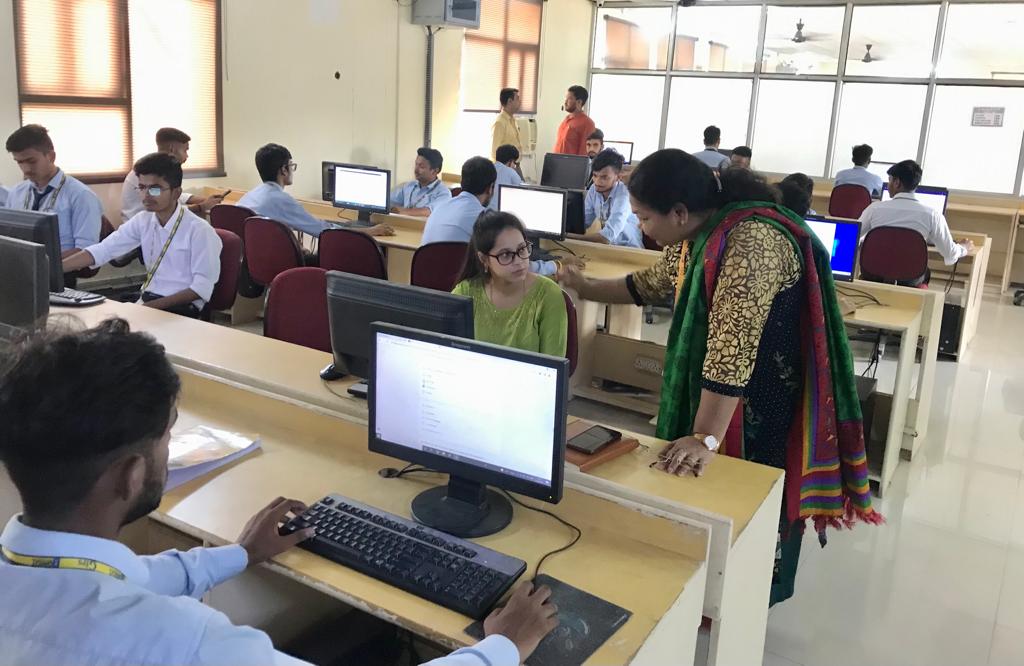 GNIOTCollege's tweet photo. HAWK INSIGHTS the IT Club of Greater Noida Institute of Professional Studies has organized a BREAK THE CODE - CODING CHALLENGE for all students of the BCA DEPARTMENT on 12th May 2022. #ITClub #Technicalskill #CODINGCHALLENGE #GIPS #GNIOT #College #College https://t.co/qWmPziAsc0