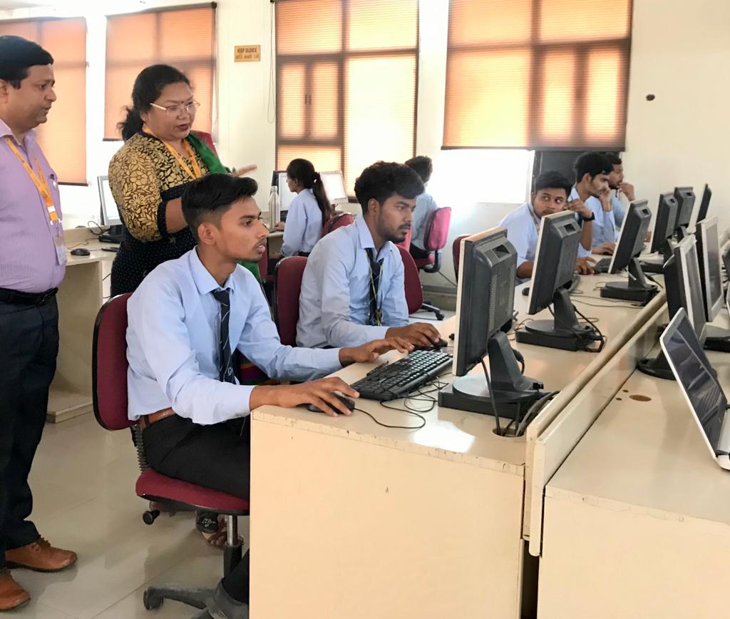 GNIOTCollege's tweet photo. HAWK INSIGHTS the IT Club of Greater Noida Institute of Professional Studies has organized a BREAK THE CODE - CODING CHALLENGE for all students of the BCA DEPARTMENT on 12th May 2022. #ITClub #Technicalskill #CODINGCHALLENGE #GIPS #GNIOT #College #College https://t.co/qWmPziAsc0