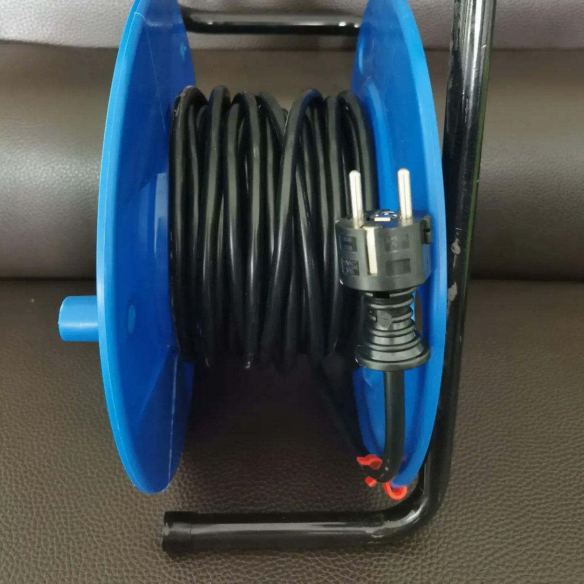 jack5872013's tweet photo. Mobile reel manufacture! and export to different countries! #mobilereel #Cable #cablereel #mobileproduct https://t.co/sLqnmubj08