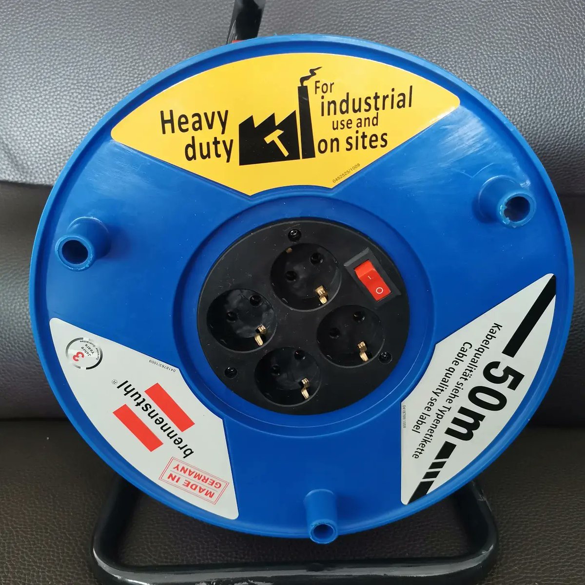 jack5872013's tweet photo. Mobile reel manufacture! and export to different countries! #mobilereel #Cable #cablereel #mobileproduct https://t.co/sLqnmubj08