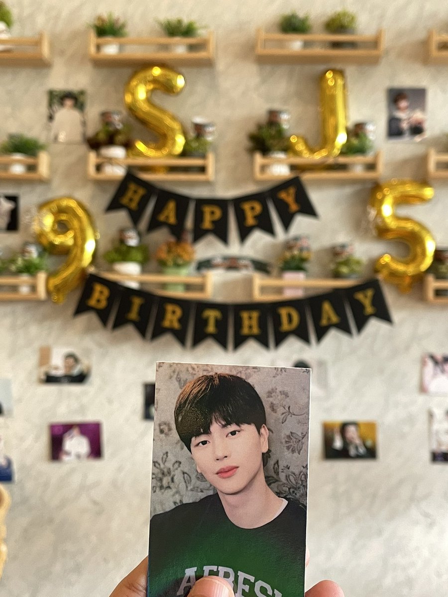 Tweeting one on this acc too because why not? Hahaha. Happy belated birthday, Yook Sungjae. I literally spent hours here since I have nothing to do. It’s always good spending time with Melody. :)