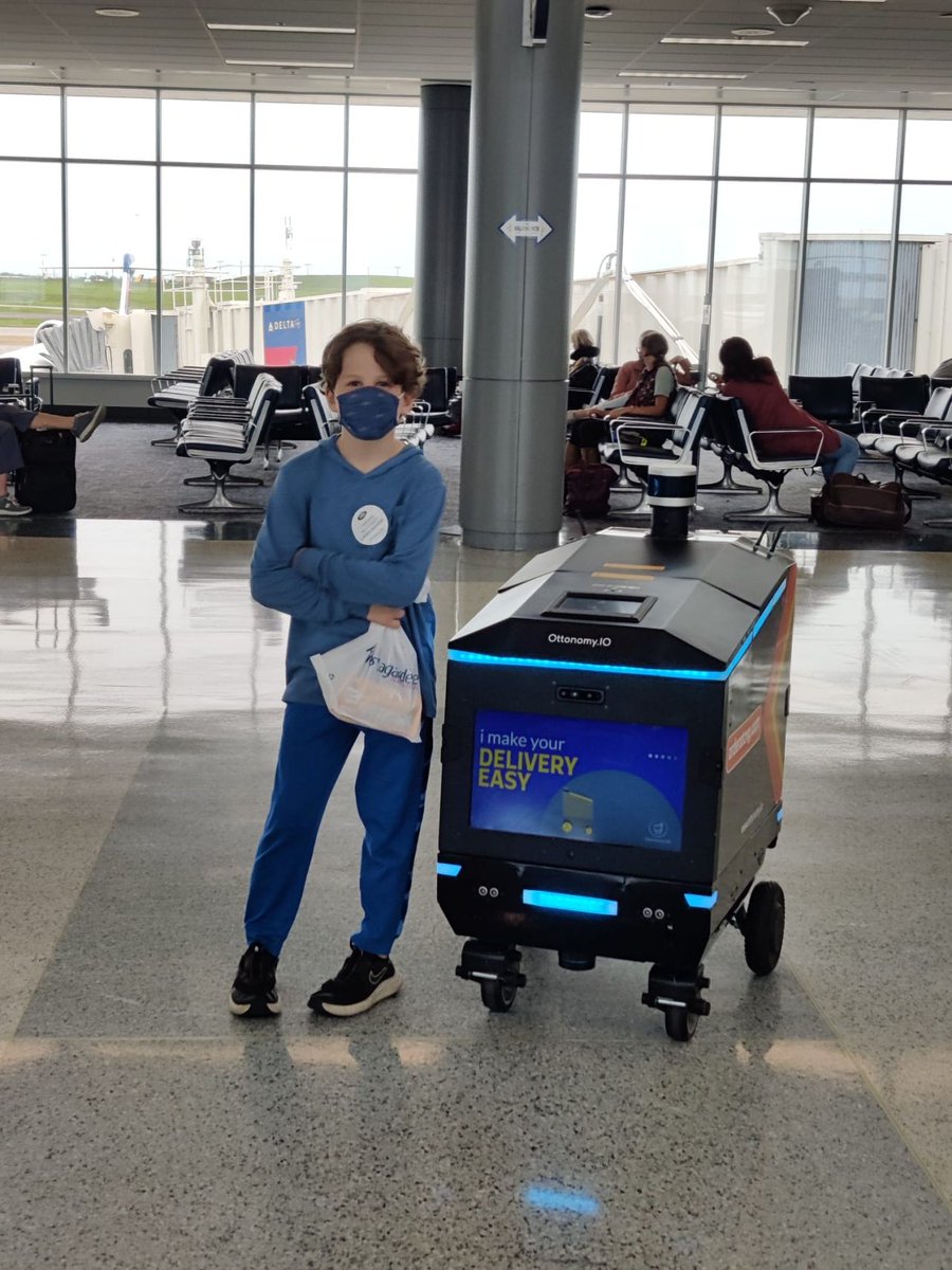 Ottonomy_IO's tweet image. Each day #ottobots are delivering packages to customers @CVGairport 
#robotdelivers #fullyautonomous #deliveryrobot #ottonomy #autonomousdeliveryrobots #airports #Tripadvisor @PLshopdinefly