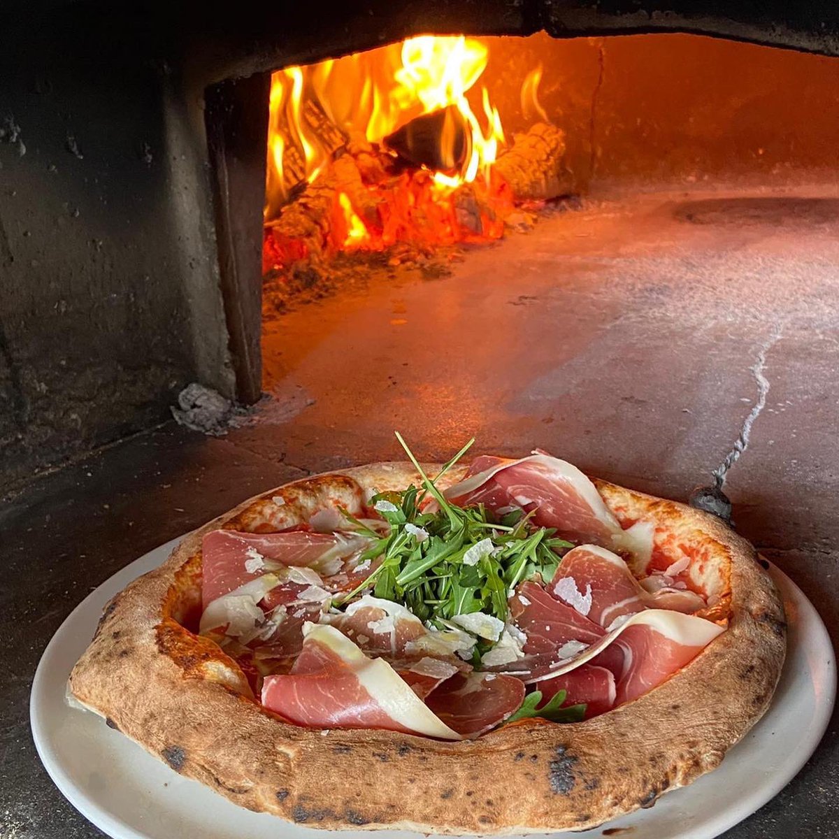 whiterabbitramy's tweet photo. 🍔 🥧 🍕 Just a casual meal out today?

Favourites include or House Burger, Homemade Meat and Vegetarian Pies, Wood Fired Stone Oven Pizza, tempting desserts 

We’re open all day for lunch, dinner, snacks &amp; drinks 🍽 🍺 

#Ramsbottom #restaurant #pub #pizza #terrace #beergarden https://t.co/dvYwrWFg65