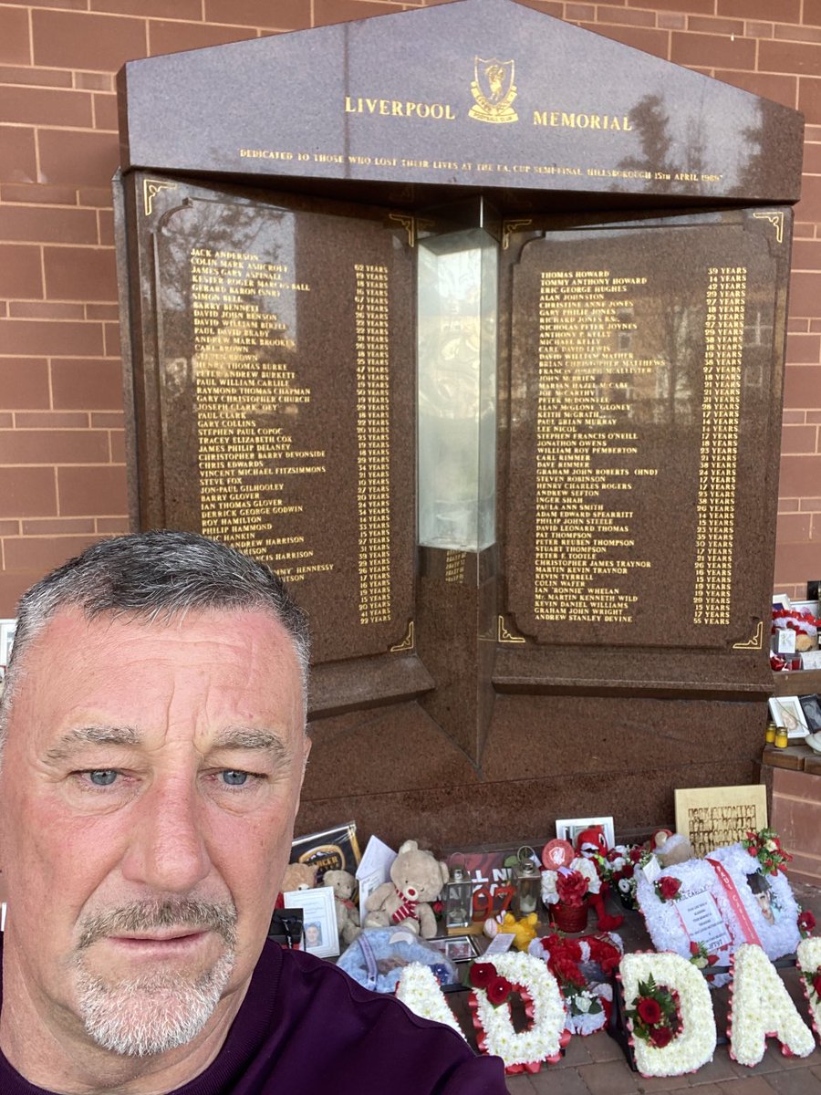 🙏 Can’t believe it’s 33 years since we lifted this (FA Cup)Trophy for the 97!Hope the lads can replicate it today folks🤞YNWA