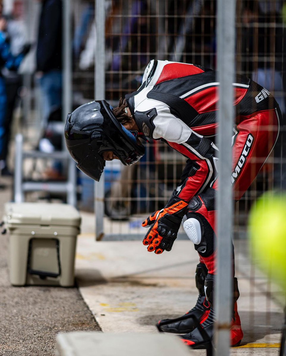 Manca davvero poco per vedere il nostro <a href="/Jam_guerchadi/">Jamiel Guerchadi</a> in gara a Londra per la prima tappa del Campionato del Mondo ESC con il team Helbiz Racing #eSCRacing
Scopri di più bit.ly/3M85Jjh