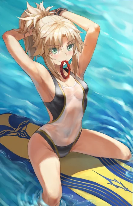半透明な白黒水着バージョンです🙂 