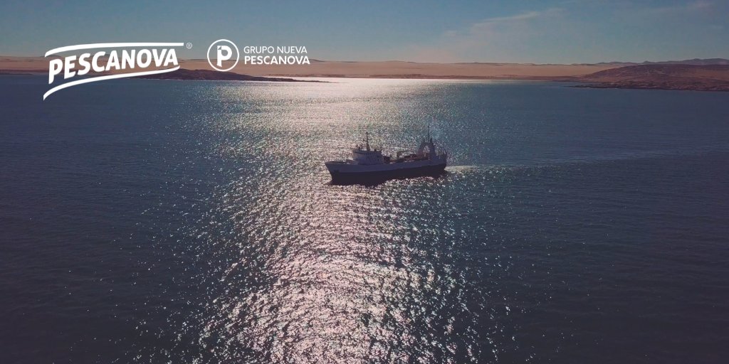 PescanovaCorp's tweet photo. Faenamos en los mejores caladeros del Hemisferio Sur, pescando y seleccionando, entre otras especies, merluza, rosada, rape o langostino. Y lo hacemos de forma responsable, cumpliendo los principios de la @FAO 👉https://t.co/ACFCOEkkxx⚓️ @pescanova_es https://t.co/hRhvyZAtpS
