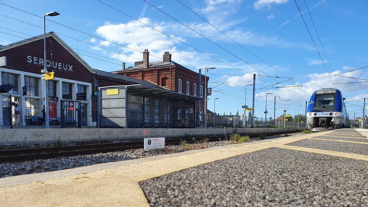 PacomeBassien's tweet photo. 🚄 Infos à lire sur un site allemand, offre inadaptée... La ligne #Serqueux-#Gisors, rouverte en 2021, devient l'enfer des locaux. 15 usagers l'utilise par service @paris_normandie
Enquête de @MariamFournier ; #Normandie #PaysDeBray #Transport #Train
➡️ https://t.co/SpPcER4Els https://t.co/oqEnvIKTgU
