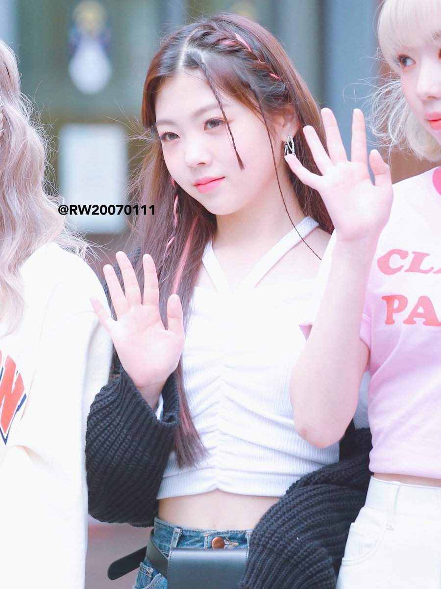 어제 매터돌 리원이 :)
자꾸 이뻐져서 놀라는중..ㅠ_ㅠ
#클라씨 #김리원 #매터돌