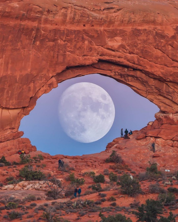 Moon from Arches National Park by Zach Cooley.🤩🌕