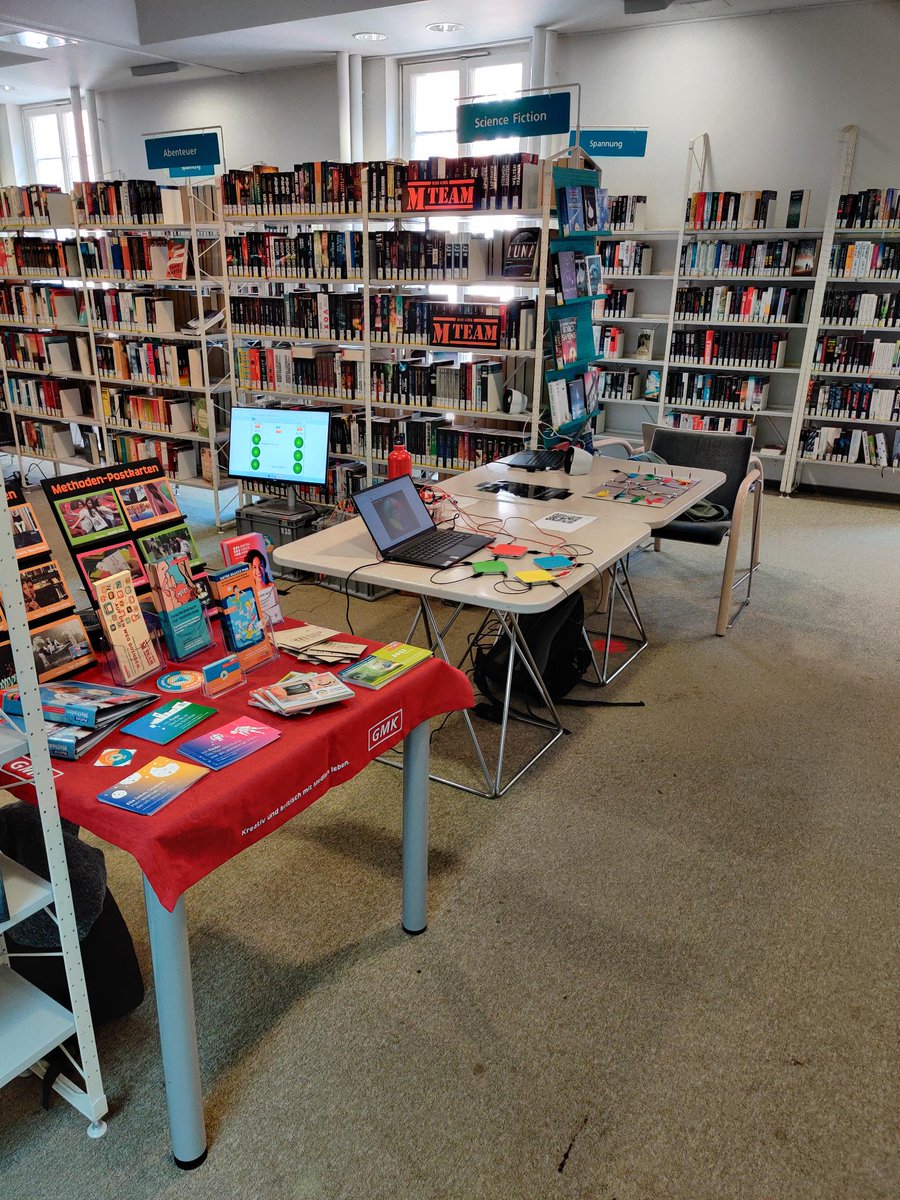 GMKnet's tweet photo. #mafOWL heute in der Stadtbibliothek Minden.
Freut euch auf kreative Mitmachangebote - digital und analog.
Bis 13 Uhr könnt ihr aktiv werden! 
#kreativundkritisch https://t.co/4W18XgDkYq