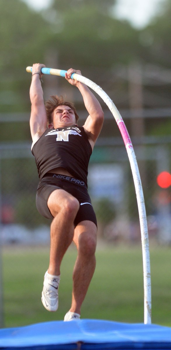 Railers fourth, fifth at league track
thekansan.com/2022/05/14/rai…