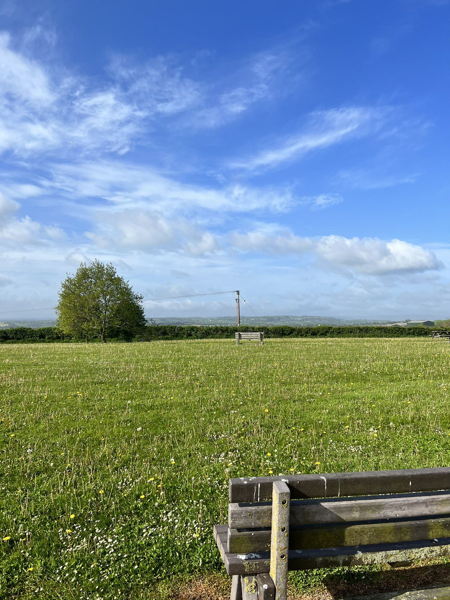 resolute_cf's tweet photo. Morning Views #Emley #MilleniumGreen https://t.co/zoxYkknCXy