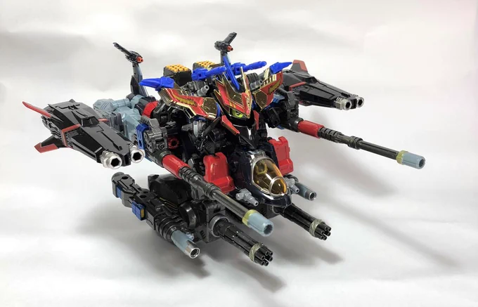 「アームドビクトリーマシンバスター龍星丸」V・M・B龍星丸が #パロ伝 世界から、 #ダイアクロン 世界に迷い込み、色々あってダイアクロン隊と力を合わせた姿。3機分離も可能の高火力マシン。 #オールダイアクロンコンペ #改造流用部門 