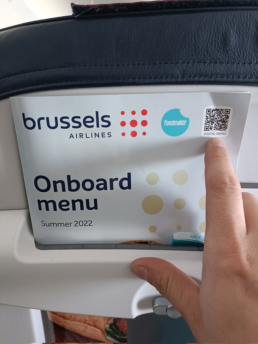 DetailBastards's tweet photo. Qr code for the digital menu without WiFi🤣 #fail #brusselsairlines https://t.co/PechgLm9mZ