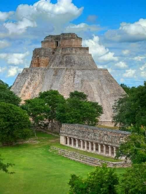 ancientorigins's tweet photo. The Pyramid of the Magician is in Uxmal, a large pre-columbian Maya city in the Yucatan Peninsula, in Mexico.

https://t.co/em60tarFT9 https://t.co/TmT5a4xzc4