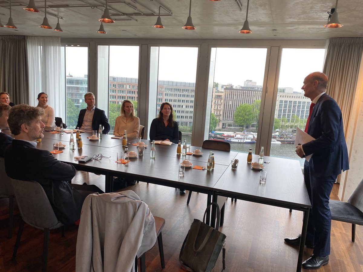 De EU-adviseurs van de Tweede Kamer hebben een geslaagd werkbezoek afgelegd aan Berlijn, waarbij ze ervaringen uitwisselden met hun counterparts in de Bundestag en ook hartelijk ontvangen en bijgepraat zijn door de ambassadeur en medewerkers van de ⁦<a href="/NLinDeutschland/">NL Botschaft Berlin🇳🇱🇩🇪</a>⁩