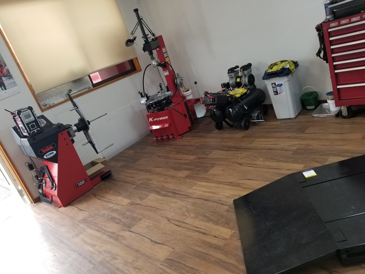 zrx_am's tweet photo. 白い彗星さんのお店🏍️がオープンしたので行ってみました😁お話もさせていただきました✨とても、優しそうな方でした🤗
#白い彗星
#SIDE7 https://t.co/MNruWMOgV2