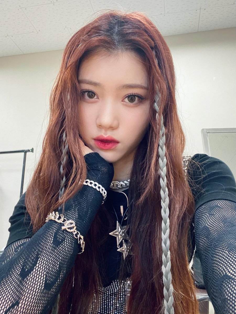cgirlsthinker's tweet photo. "Who's the queen?" She is!! Give her crown already 

#샤오팅 #沈小婷 #XIAOTING
#Kep1er #케플러 @official_kep1er https://t.co/2RCvdApshP
