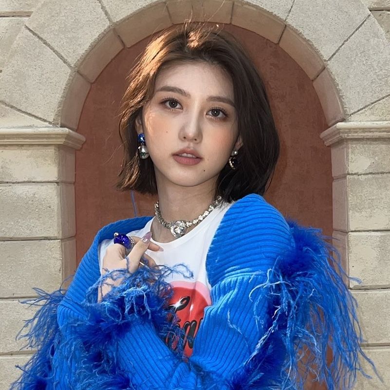wlwhyun's tweet photo. alter introduction thread !! we will introduce ourselves here when we front !! https://t.co/pjm7wCtzIu