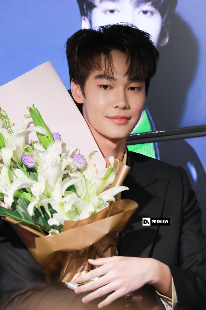 d_dew2000's tweet photo. •220514• — @dew_jsu 

💐💐💐💐

#CentralfoodhallxDewJirawat 
#dew_jsu https://t.co/l4E3PAqRCg