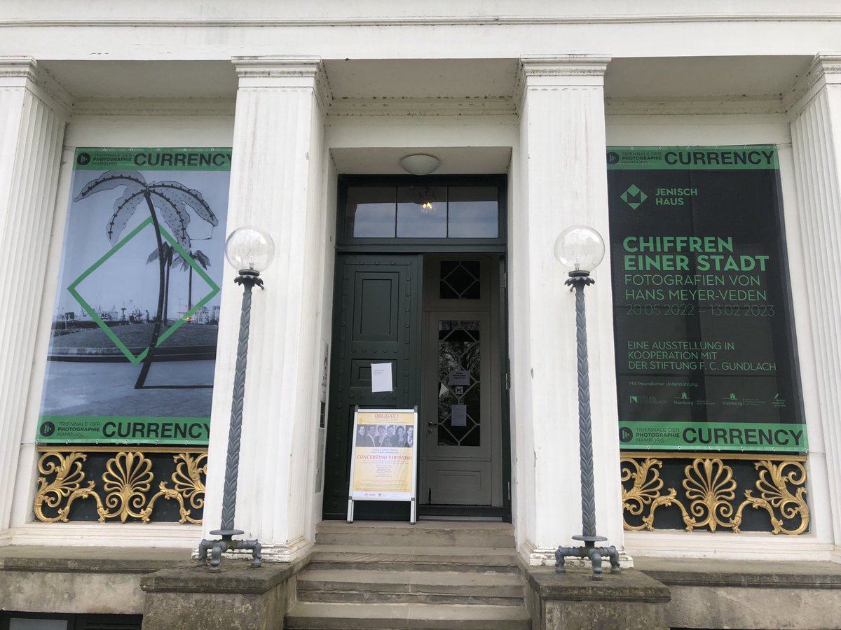 mike_leder's tweet photo. „Chiffren einer Stadt“
Pflichtprogramm für Detektive. ☝️😉
#JenischHaus
#StiftungHistorischeMuseenHamburg
Vielen Dank schon einmal im Voraus an @histmuseenhh! https://t.co/djrE1FMwME