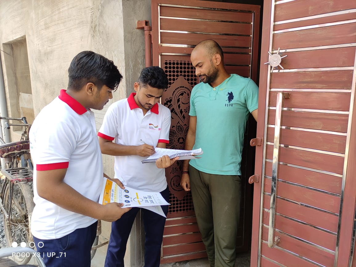 ISMARTIndia's tweet photo. On May 13th, 2022, an awareness campaign on rooftop solar was organized in Ayodhya city. People of the city showed great interest in knowing about the Rooftop PV (RTPV) Solar system and its benefits.
@giz_india @mnreindia @Deloitte @AhaSolar #UPNEDA 
@vipin_slevin @Shatrughan86 https://t.co/vegE1lXa4w