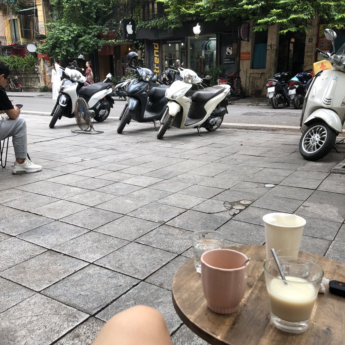 ez_Gi6869's tweet photo. coffee + nicotine = wanna poop https://t.co/3nvhIEhX0y
