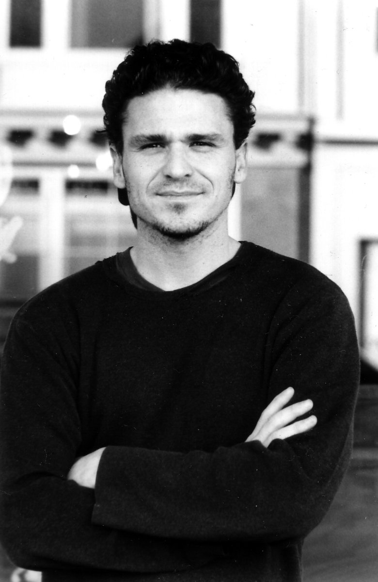 randomhouse_es's tweet photo. Dave Eggers, autor de 'El círculo' regresa con una distopía sobre las derivas de la especie humana y el surgimiento de una nueva forma de totalitarismo bajo el liderazgo de Silicon Valley, el monopolio más poderoso.
#ElTodo, disponible el jueves 19.
📘 https://t.co/lrMb0fh2Gn https://t.co/OjS0j0oC16